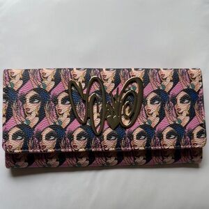 Sandoner Magenta Wallet with Sand Doll Face Design